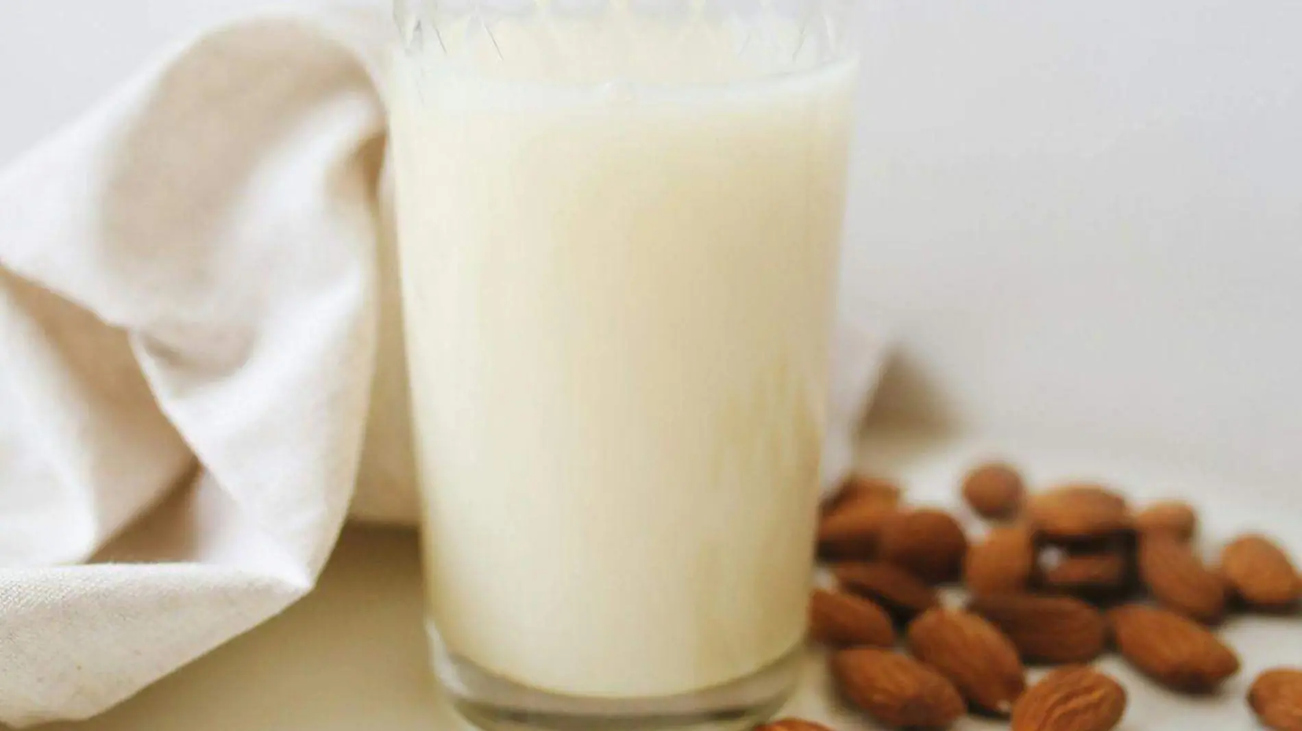 Leche de almendras